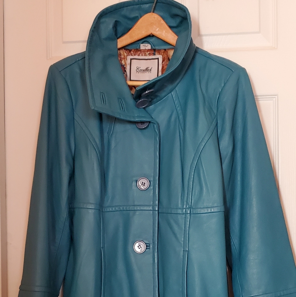 Leather coat super soft and supple Large fully lined in pretty paisley